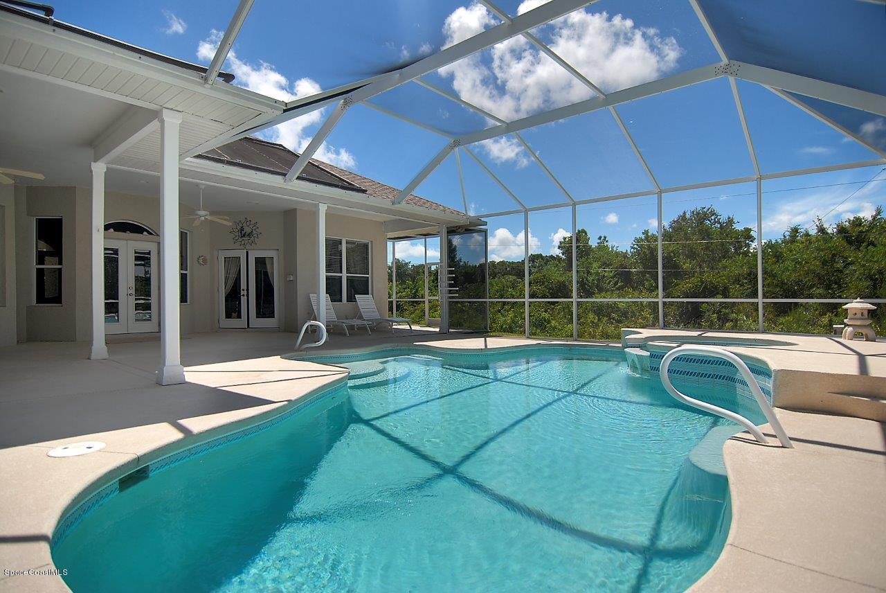 4075 Sparrow Hawk Road Melbourne, FL 32934 - Photo 4 of 15 pool east (7)