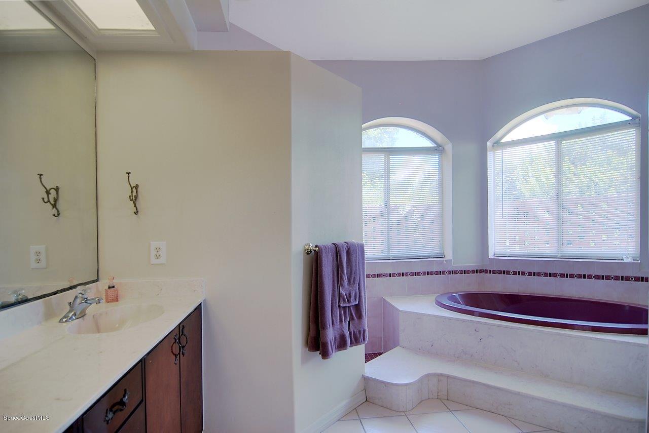 4075 Sparrow Hawk Road Melbourne, FL 32934 - Photo 8 of 15 masterbath (31)
