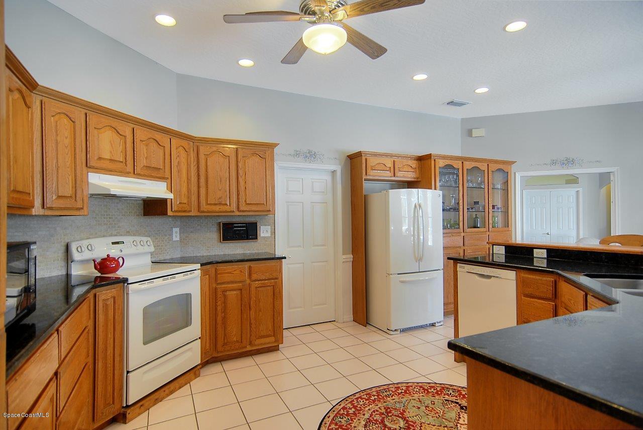 4075 Sparrow Hawk Road Melbourne, FL 32934 - Photo 10 of 15 kitchen (25)