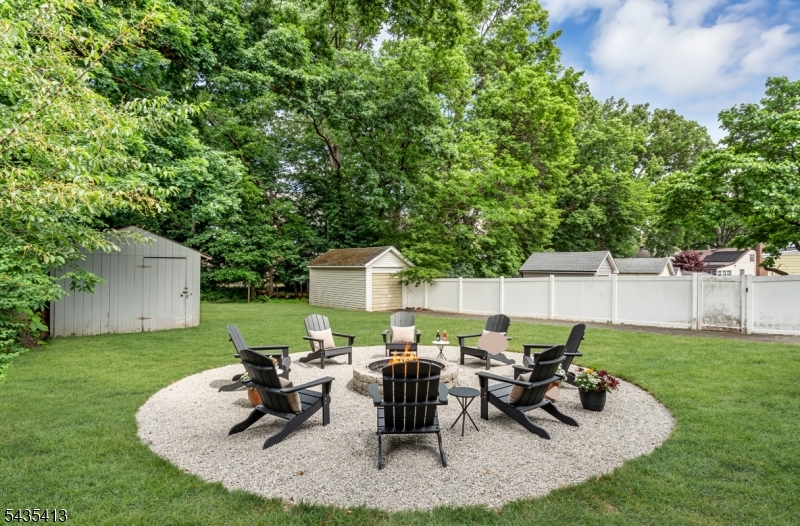 529 Wheatsheaf Road Roselle, NJ 07203 - Photo 19 of 46