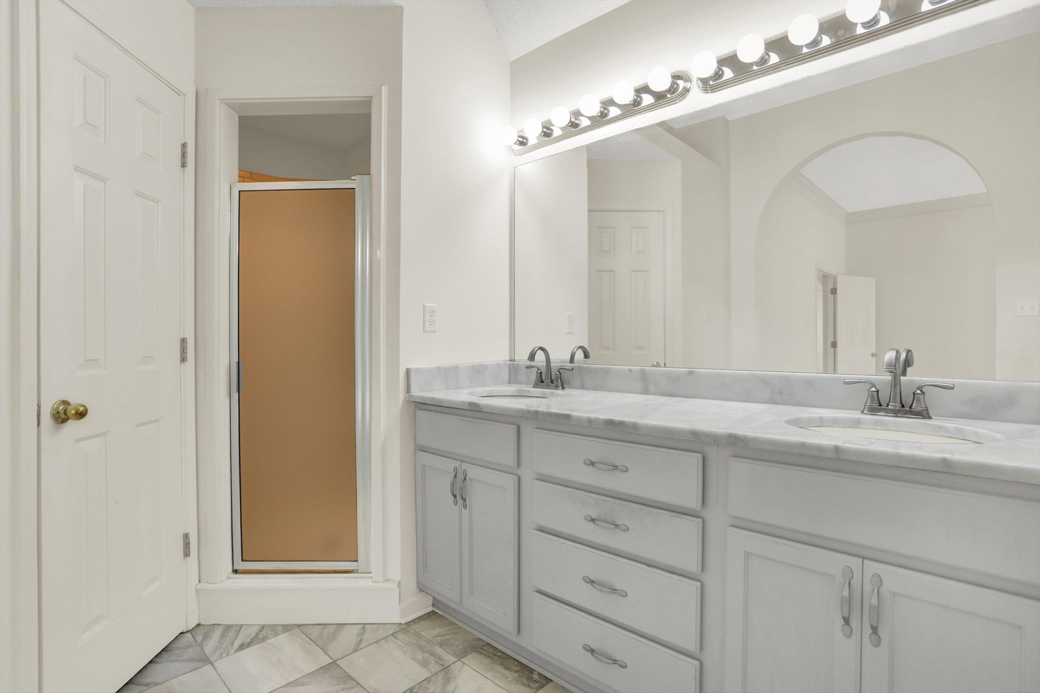 1130 Sugar Lane Collierville, TN 38017 - Photo 19 of 29 a bathroom with a double vanity sink and a mirror