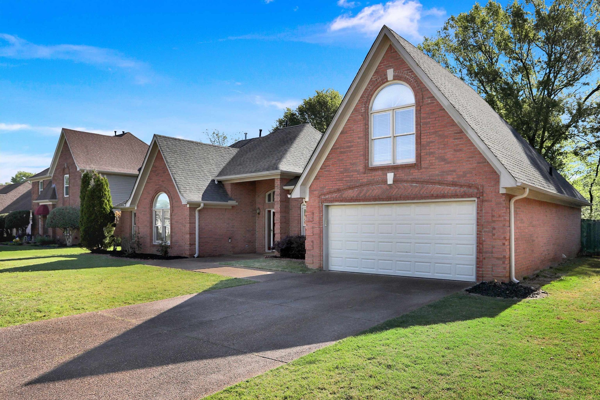 1130 Sugar Lane Collierville, TN 38017 - Photo 3 of 29 a front view of house with yard and green space