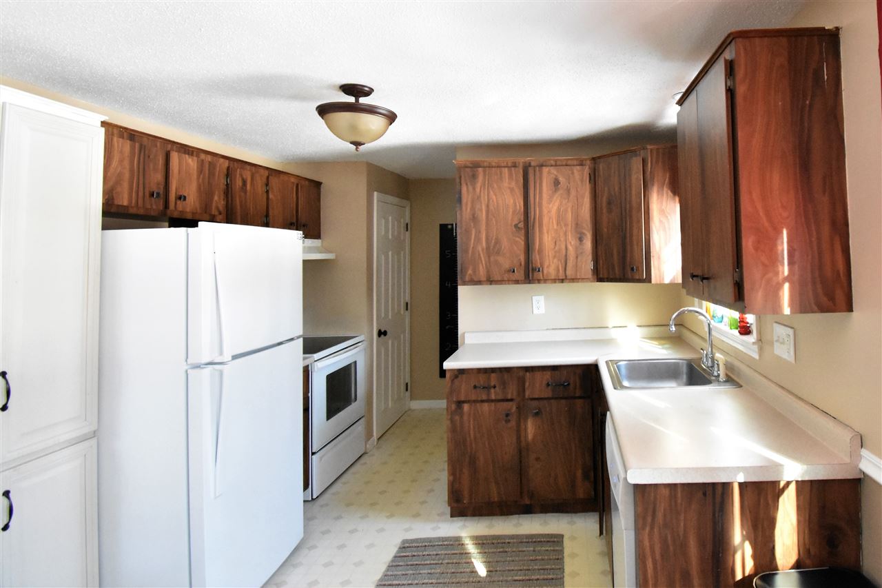38 R Juniper Road Derry, NH 03038 - Photo 5 of 26
