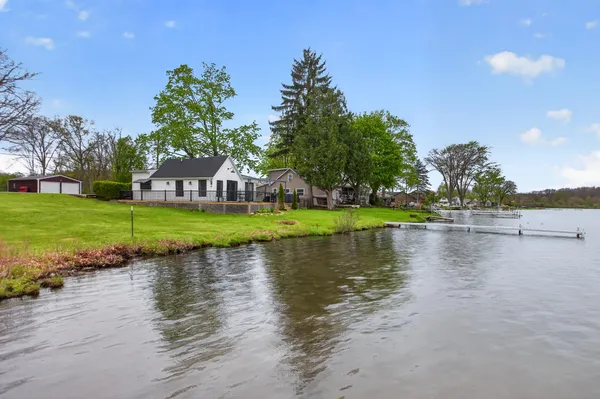 $395,000 | 622 Swains Lake Drive, Concord, MI 49237