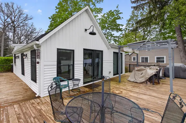 $395,000 | 622 Swains Lake Drive, Concord, MI 49237