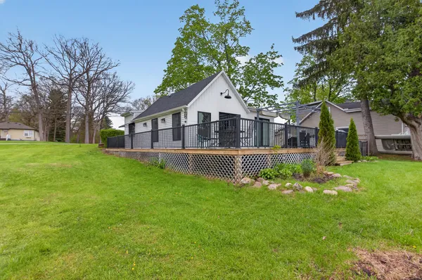 $395,000 | 622 Swains Lake Drive, Concord, MI 49237