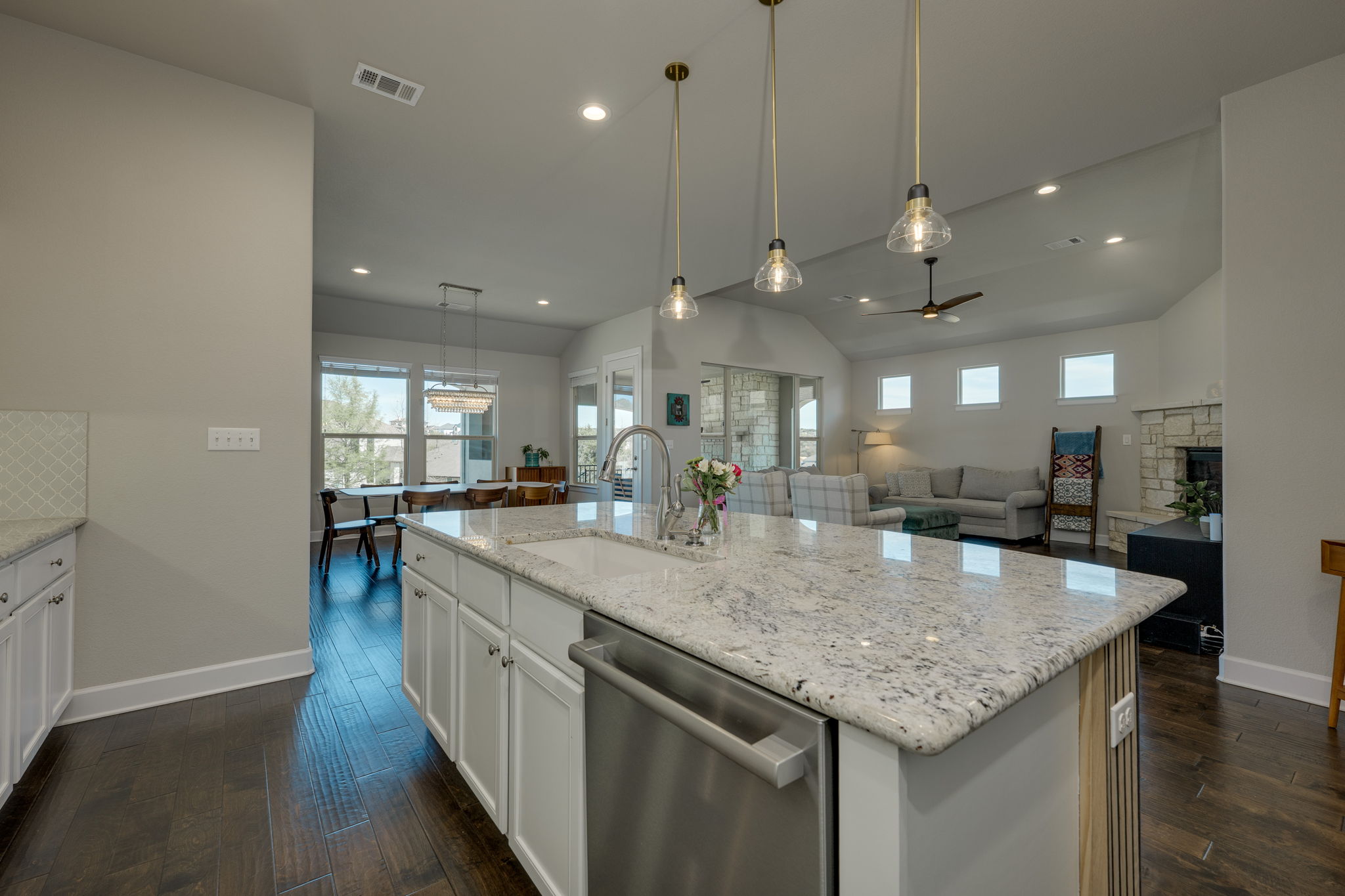 3300 Venezia View Leander, TX 78641 - Photo 9 of 33 Kitchen opens to the family room