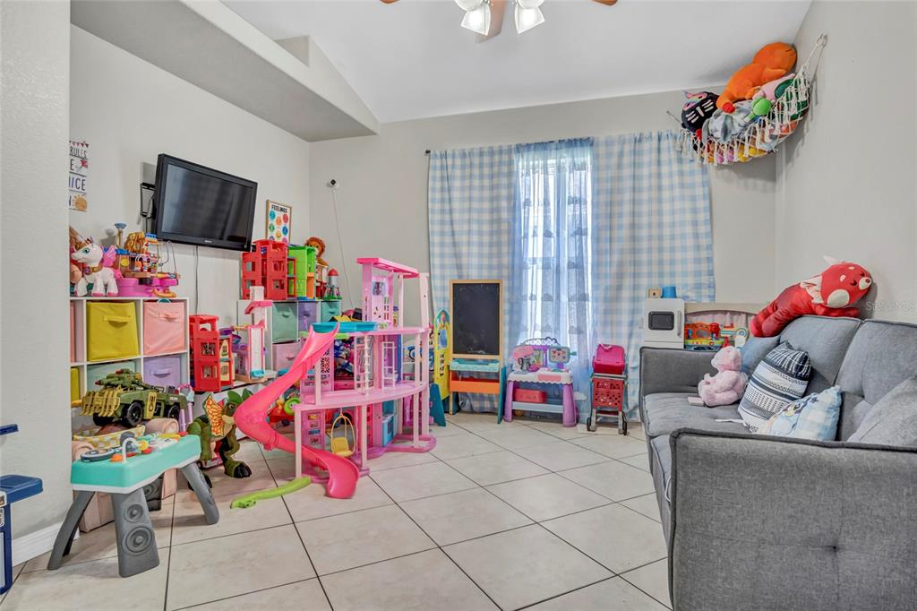 8335 Adele Road Lakeland, FL 33810 - Photo 17 of 30
