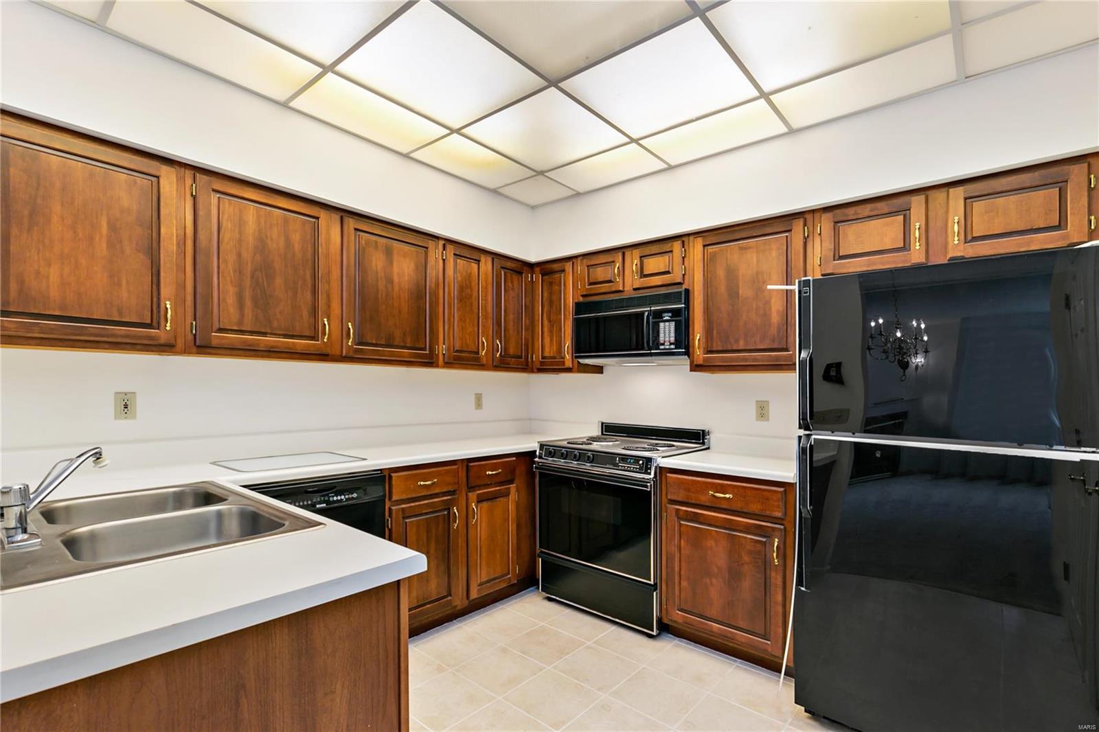1083 North Spoede Road St. Louis, MO 63146 - Photo 5 of 14 Gallery Image 5