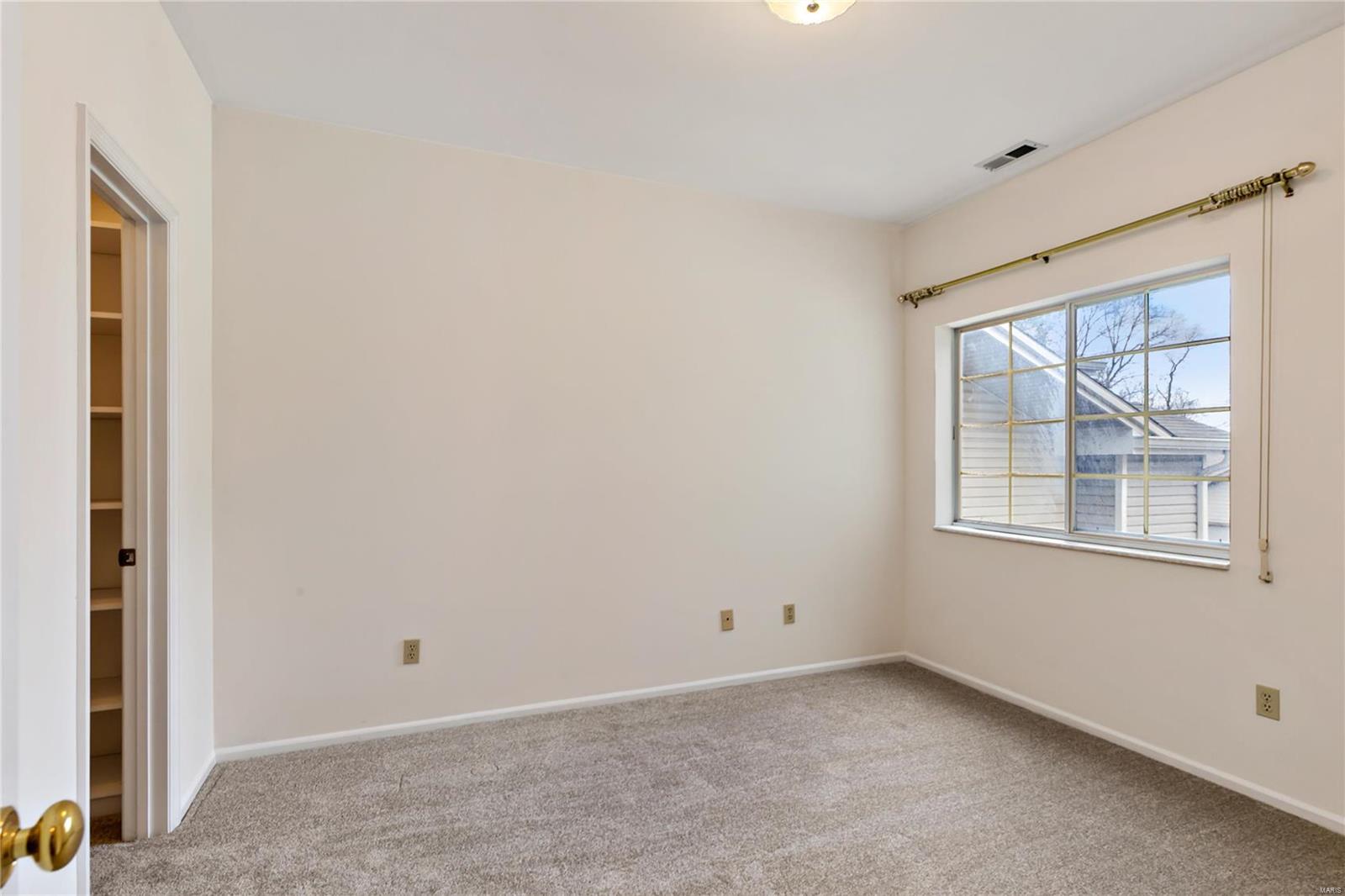 1083 North Spoede Road St. Louis, MO 63146 - Photo 10 of 14 Gallery Image 10
