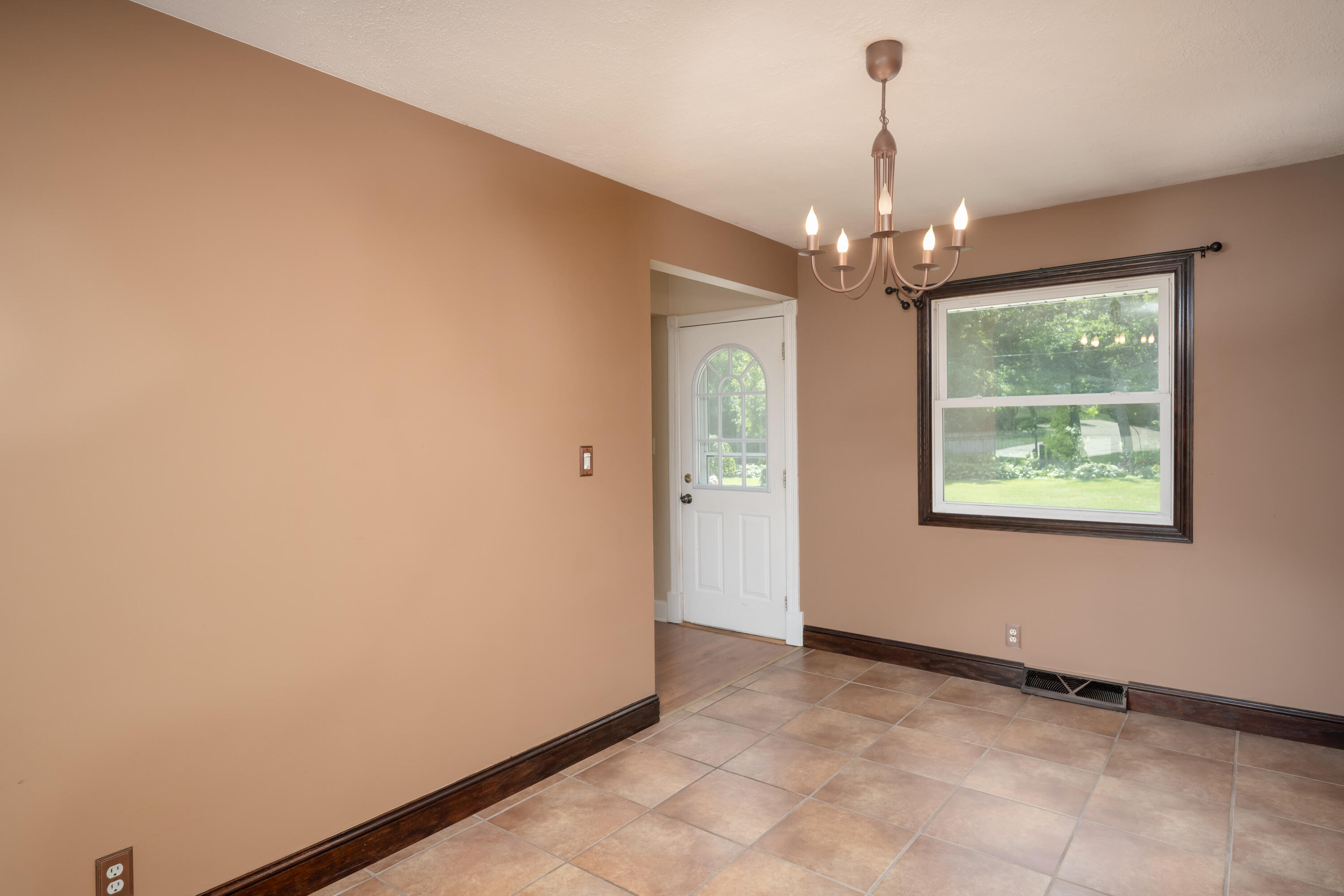513 14th Avenue Union Grove, WI 53182 - Photo 7 of 37 dining 1