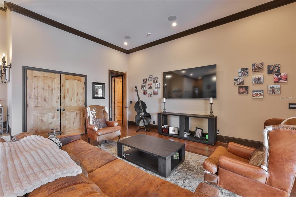 9805 Compass Point Way Tampa, FL 33615 - Photo 11 of 94