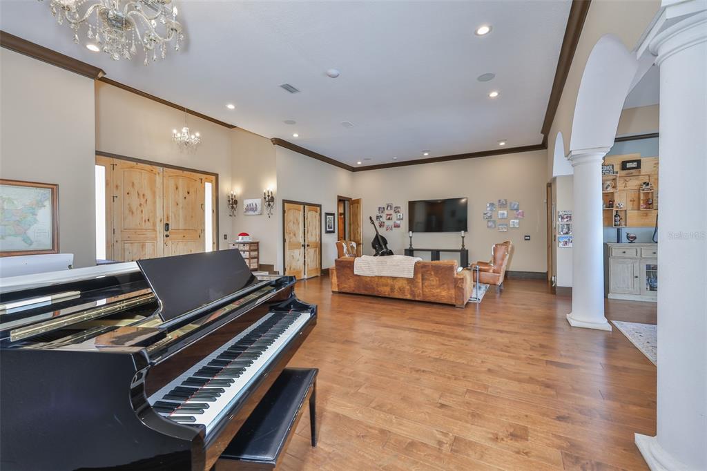 9805 Compass Point Way Tampa, FL 33615 - Photo 14 of 94