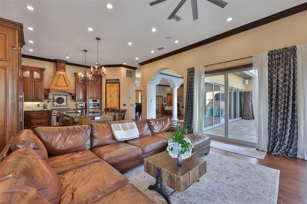 9805 Compass Point Way Tampa, FL 33615 - Photo 33 of 94