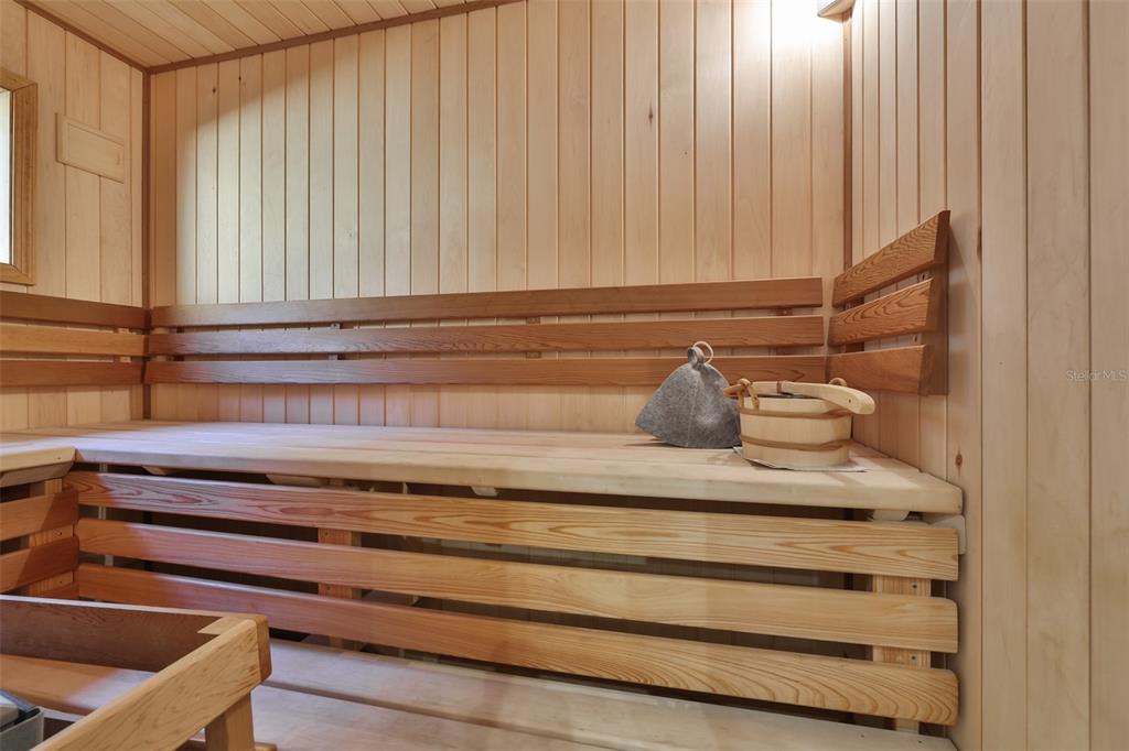 9805 Compass Point Way Tampa, FL 33615 - Photo 41 of 94