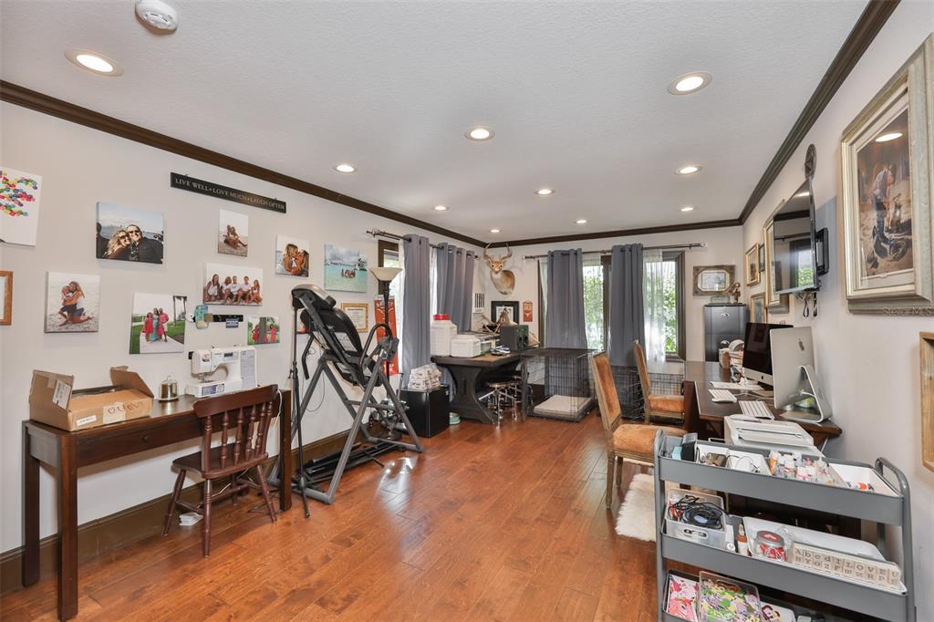 9805 Compass Point Way Tampa, FL 33615 - Photo 48 of 94