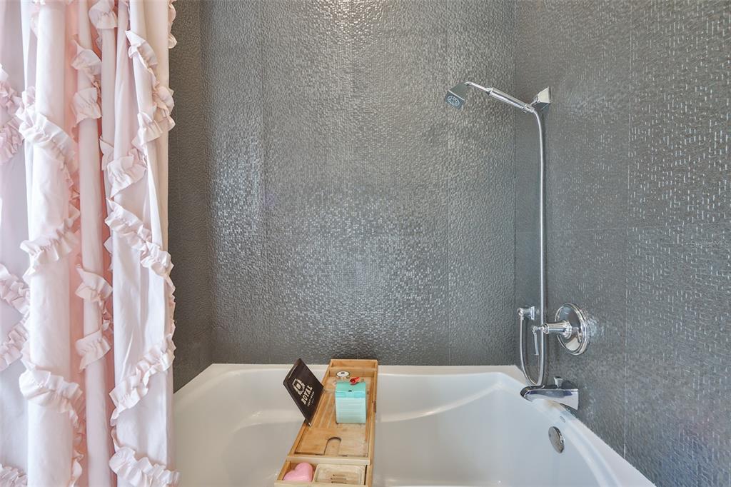 9805 Compass Point Way Tampa, FL 33615 - Photo 53 of 94