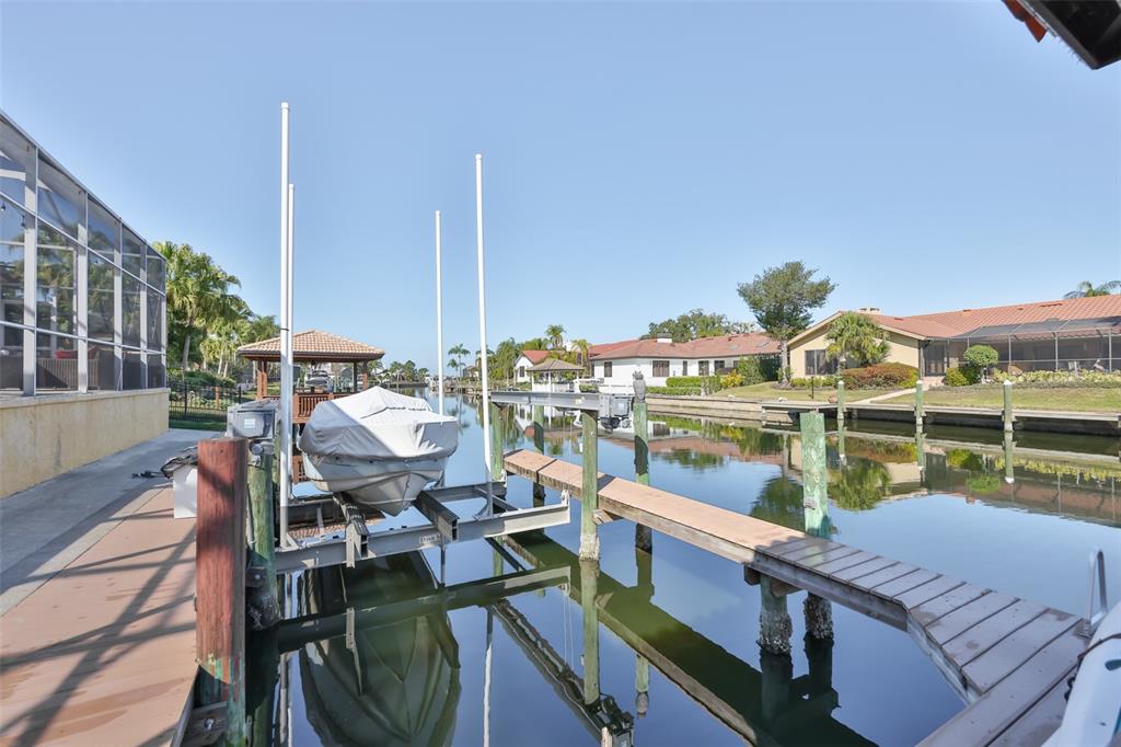 9805 Compass Point Way Tampa, FL 33615 - Photo 75 of 94