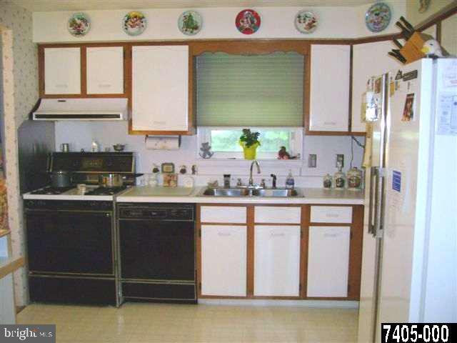 2815 Cambridge Road York, PA 17402 - Photo 6 of 14 Gallery Image 6