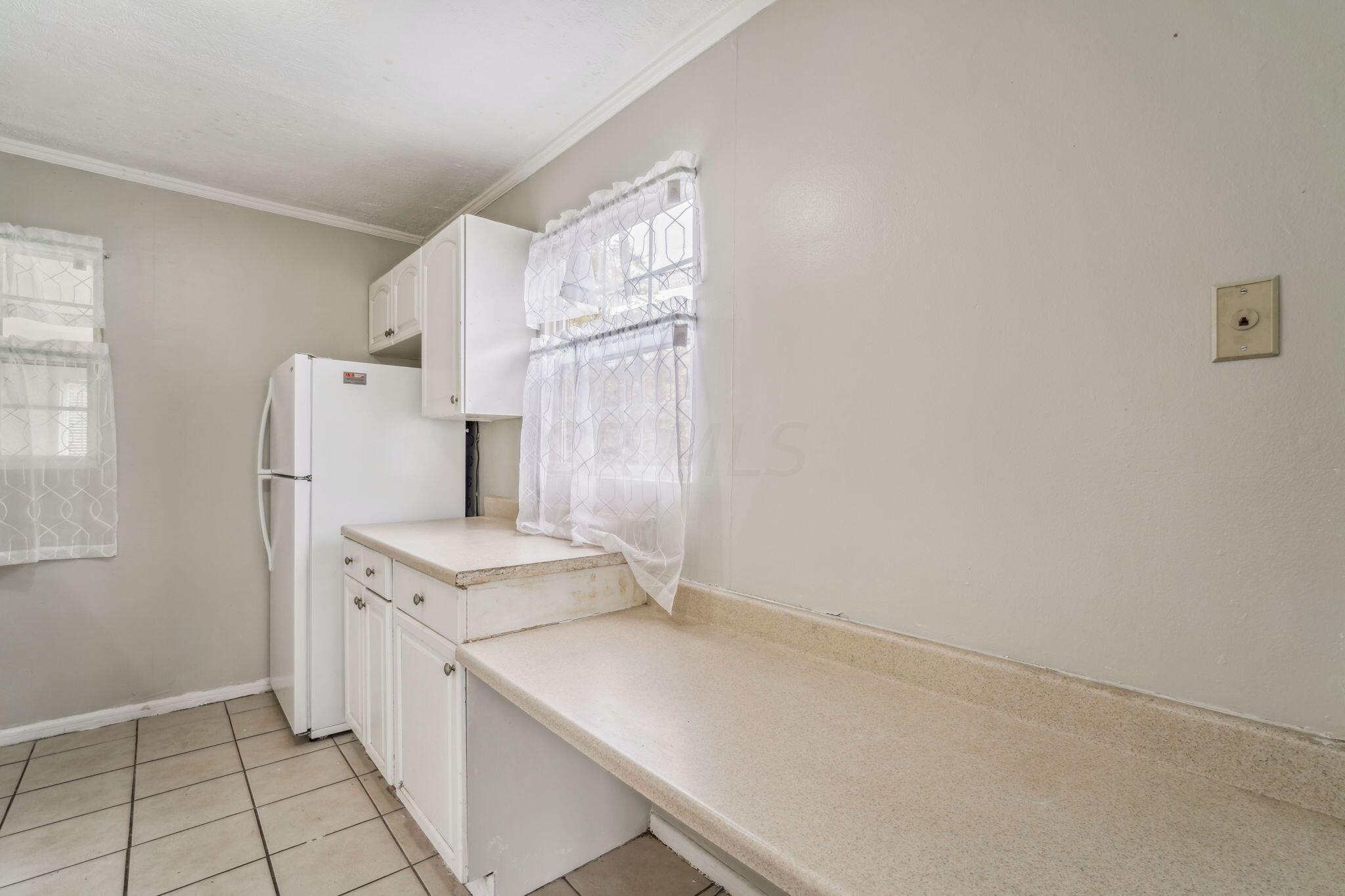 1158 South Hampton Road Columbus, OH 43227 - Photo 10 of 29 Kitchen
