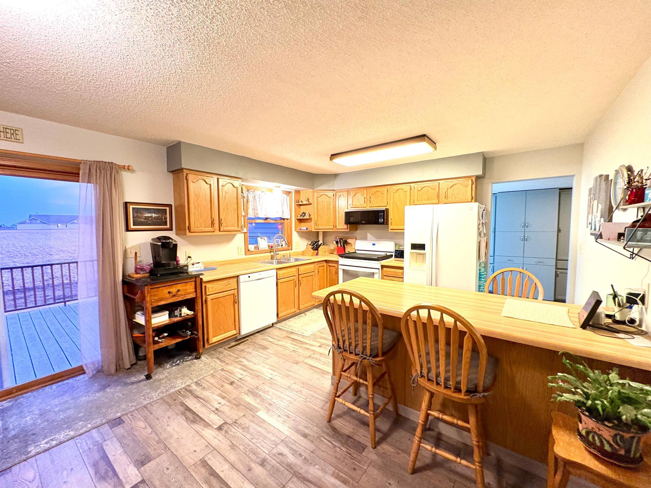 611 Hackberry Street Dawson, MN 56232 - Photo 4 of 40