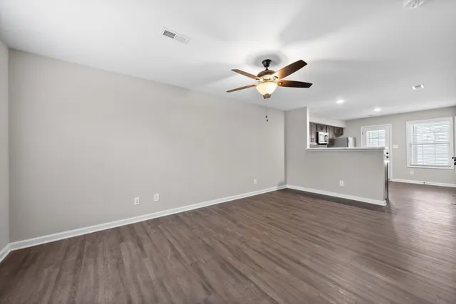 $1,050 | 418 Peachers Mill Road, Unit C2, Clarksville, TN 37042