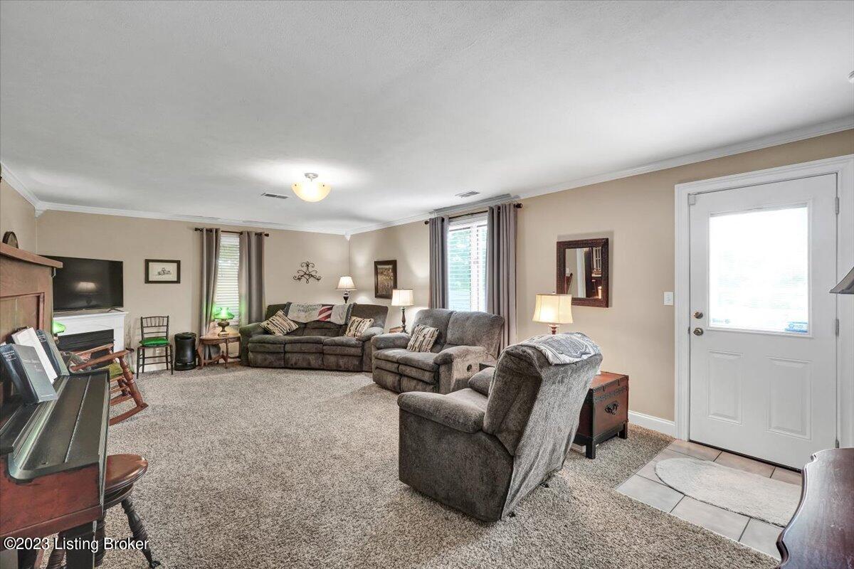 2500 Hickory Ridge Road Mount Eden, KY 40046 - Photo 8 of 58 Family Room (Rear)