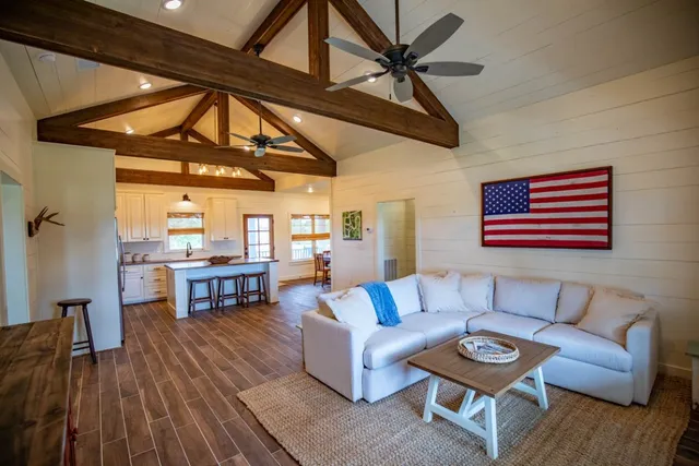 $1,190,000 | 1255 Cr 260 Road, Weimar, TX 78962