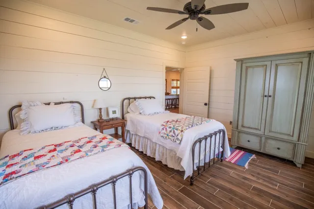 $1,190,000 | 1255 Cr 260 Road, Weimar, TX 78962