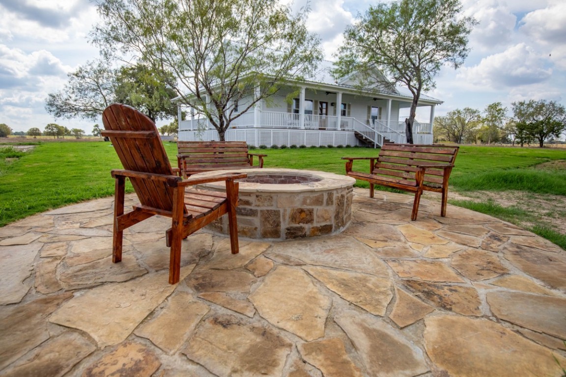 1255 Cr 260 Road Weimar, TX 78962 - Photo 20 of 37