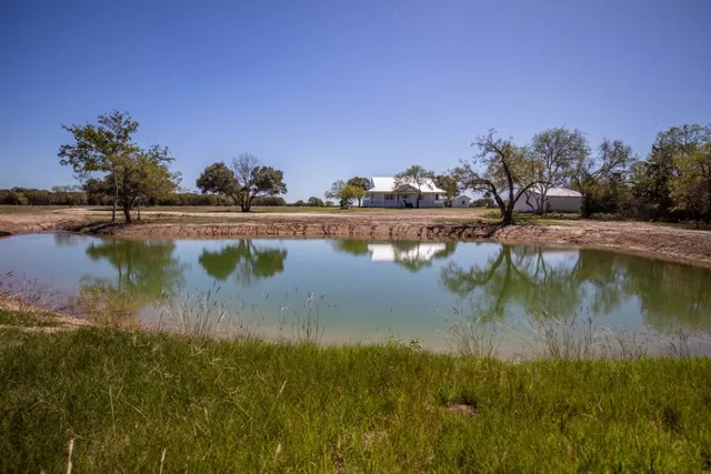 $1,190,000 | 1255 Cr 260 Road, Weimar, TX 78962