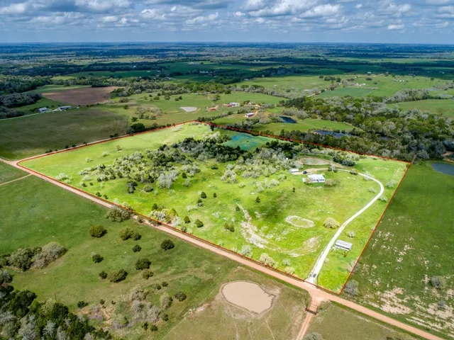 $1,190,000 | 1255 Cr 260 Road, Weimar, TX 78962