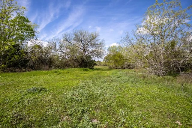 $1,190,000 | 1255 Cr 260 Road, Weimar, TX 78962