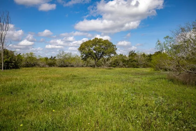 $1,190,000 | 1255 Cr 260 Road, Weimar, TX 78962