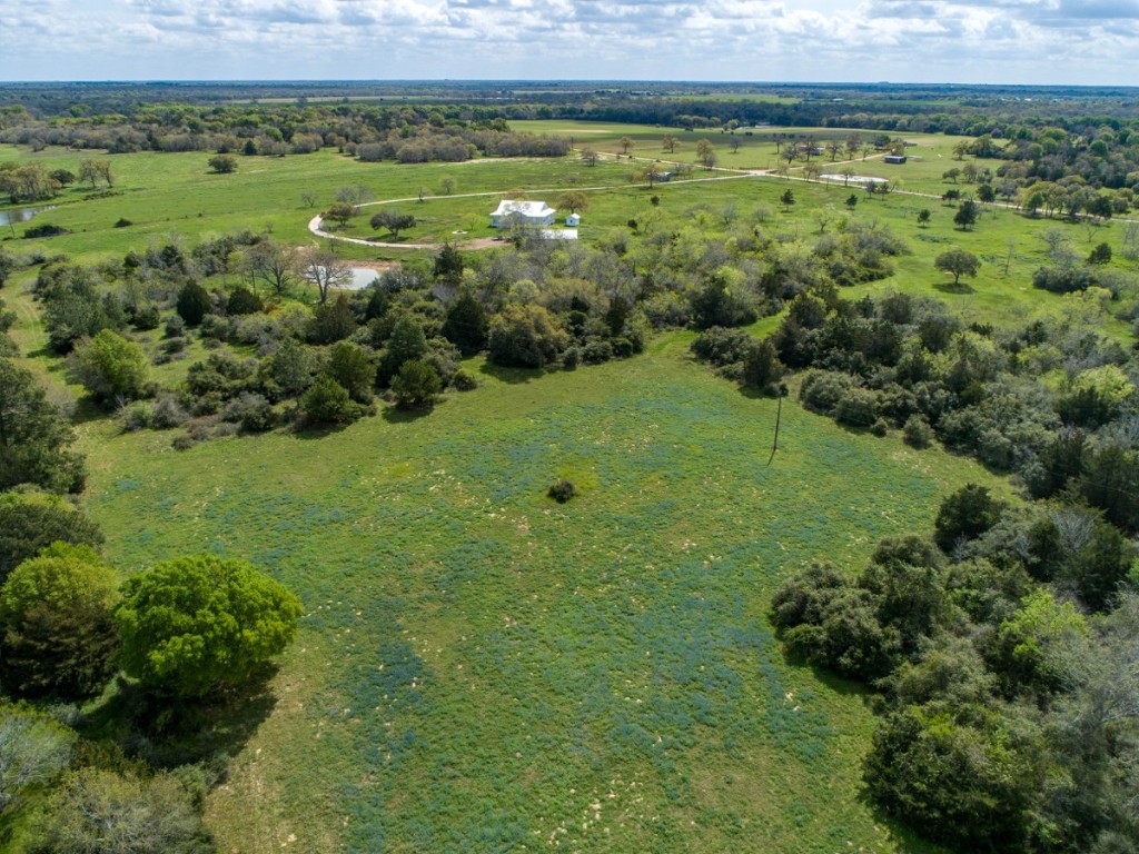 1255 Cr 260 Road Weimar, TX 78962 - Photo 3 of 37