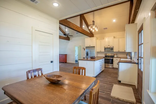 $1,190,000 | 1255 Cr 260 Road, Weimar, TX 78962