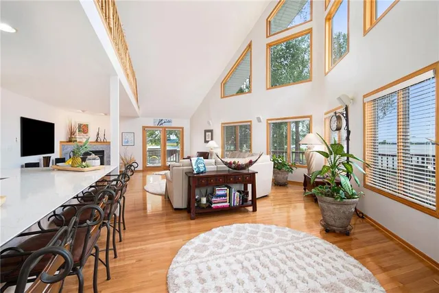 $449,900 | 512 Lake Shore Drive, Craig, MO 64437