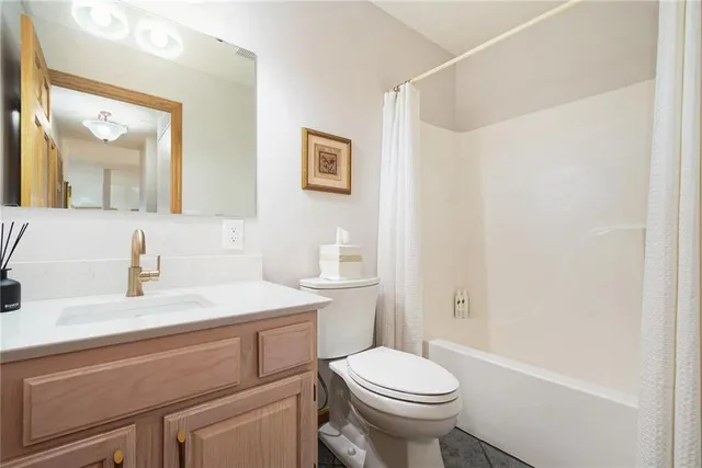 $449,900 | 512 Lake Shore Drive, Craig, MO 64437