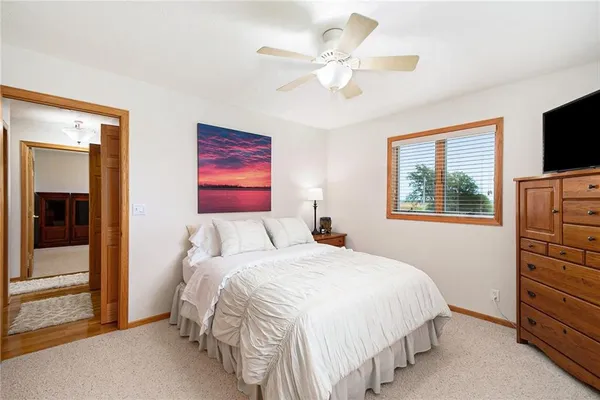 $449,900 | 512 Lake Shore Drive, Craig, MO 64437