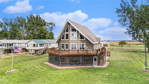 $449,900 | 512 Lake Shore Drive, Craig, MO 64437