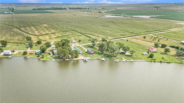 $449,900 | 512 Lake Shore Drive, Craig, MO 64437