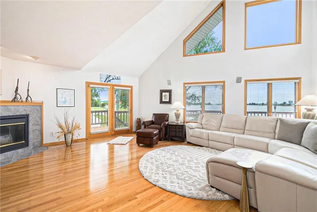 $449,900 | 512 Lake Shore Drive, Craig, MO 64437