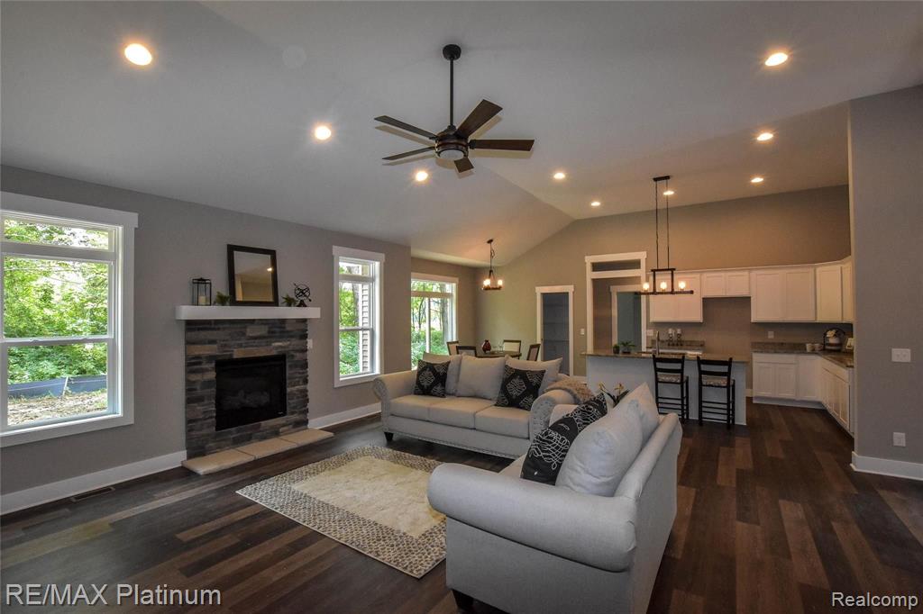 24 Timberleaf Drive Brighton, MI 48114 - Photo 11 of 39