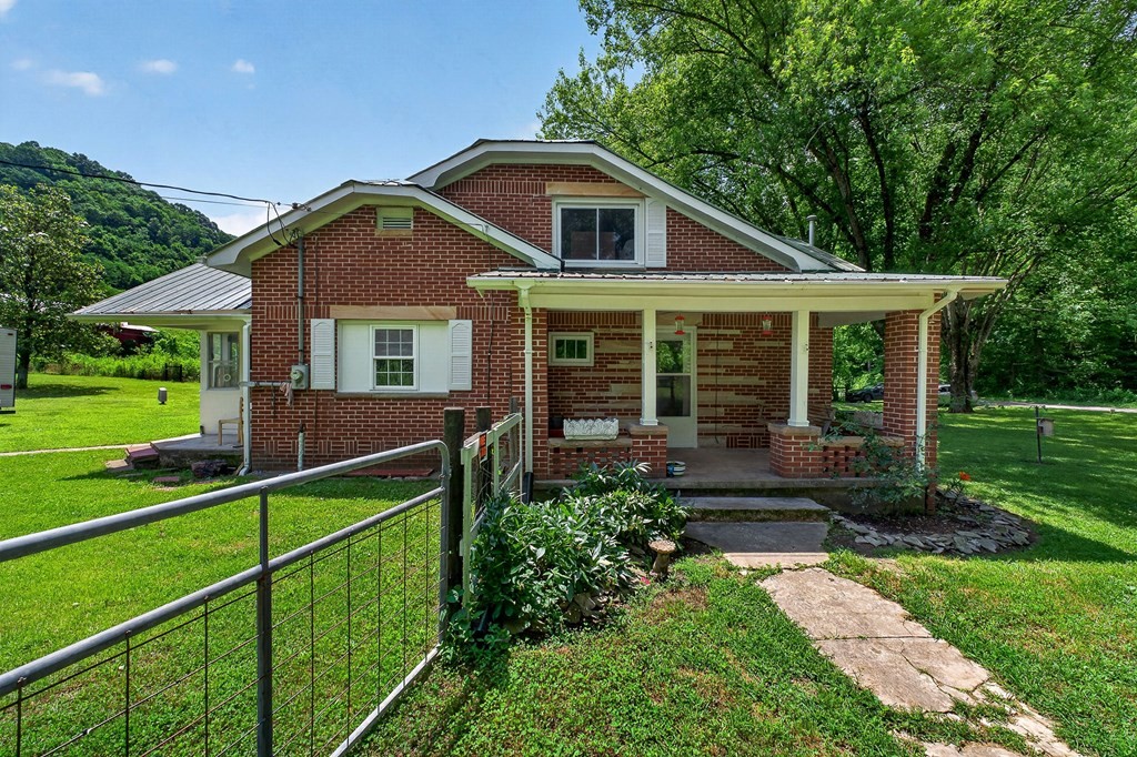 747 Hunting Creek Road Whitleyville, TN 38588 - Photo 24 of 33