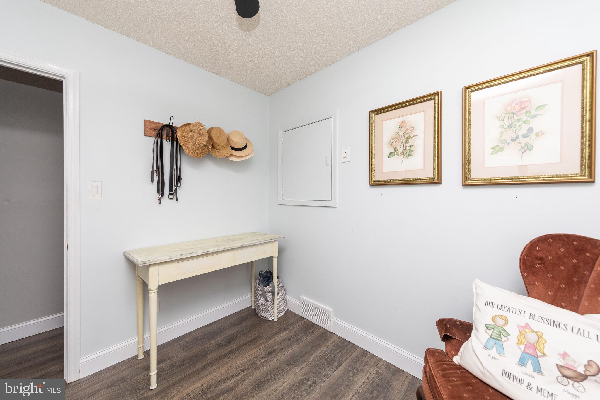 605 Mansfield Road Willow Grove, PA 19090 - Photo 18 of 39 Gallery Image 18