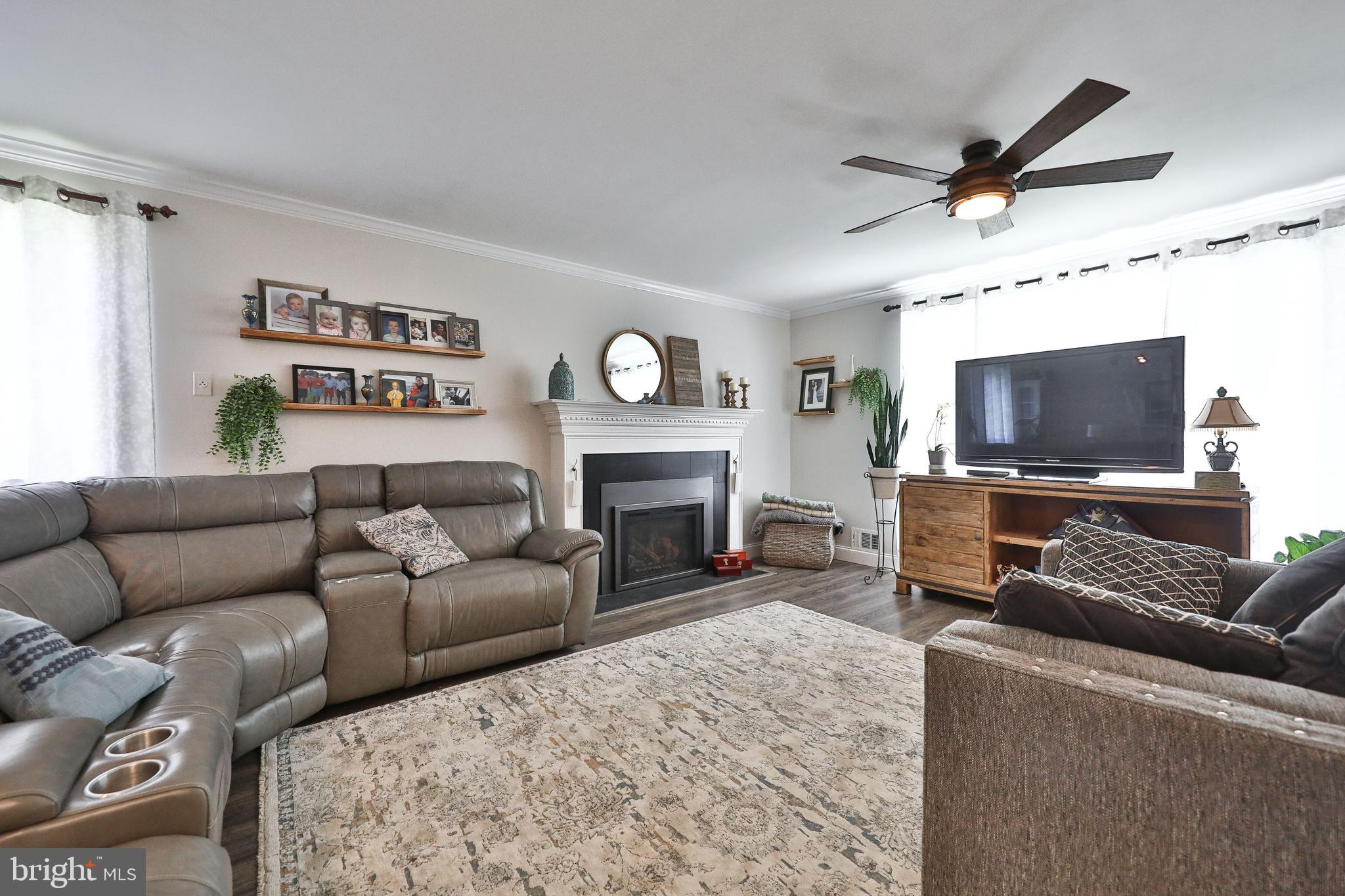 605 Mansfield Road Willow Grove, PA 19090 - Photo 3 of 39 Gallery Image 3