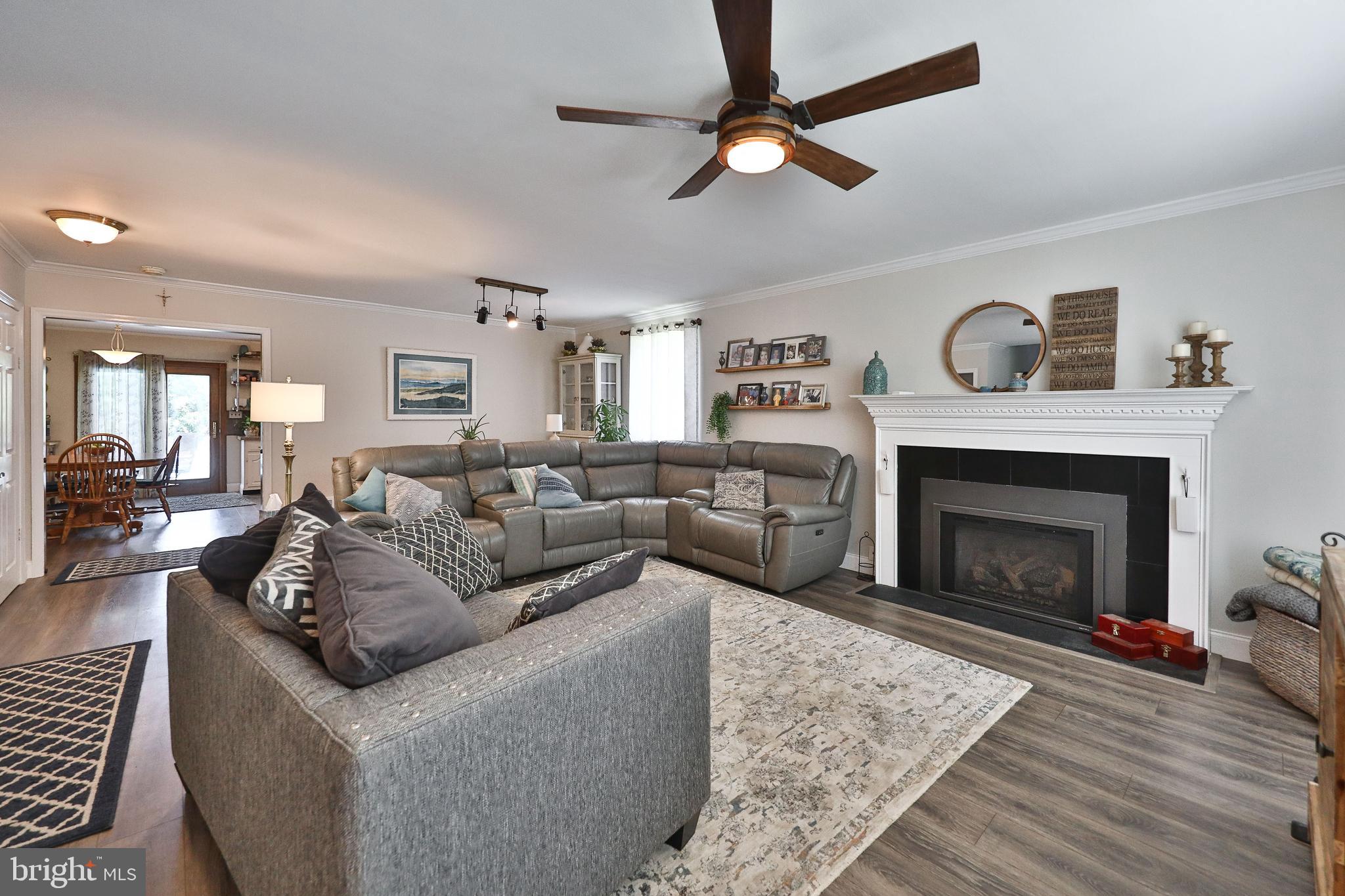 605 Mansfield Road Willow Grove, PA 19090 - Photo 4 of 39 Gallery Image 4