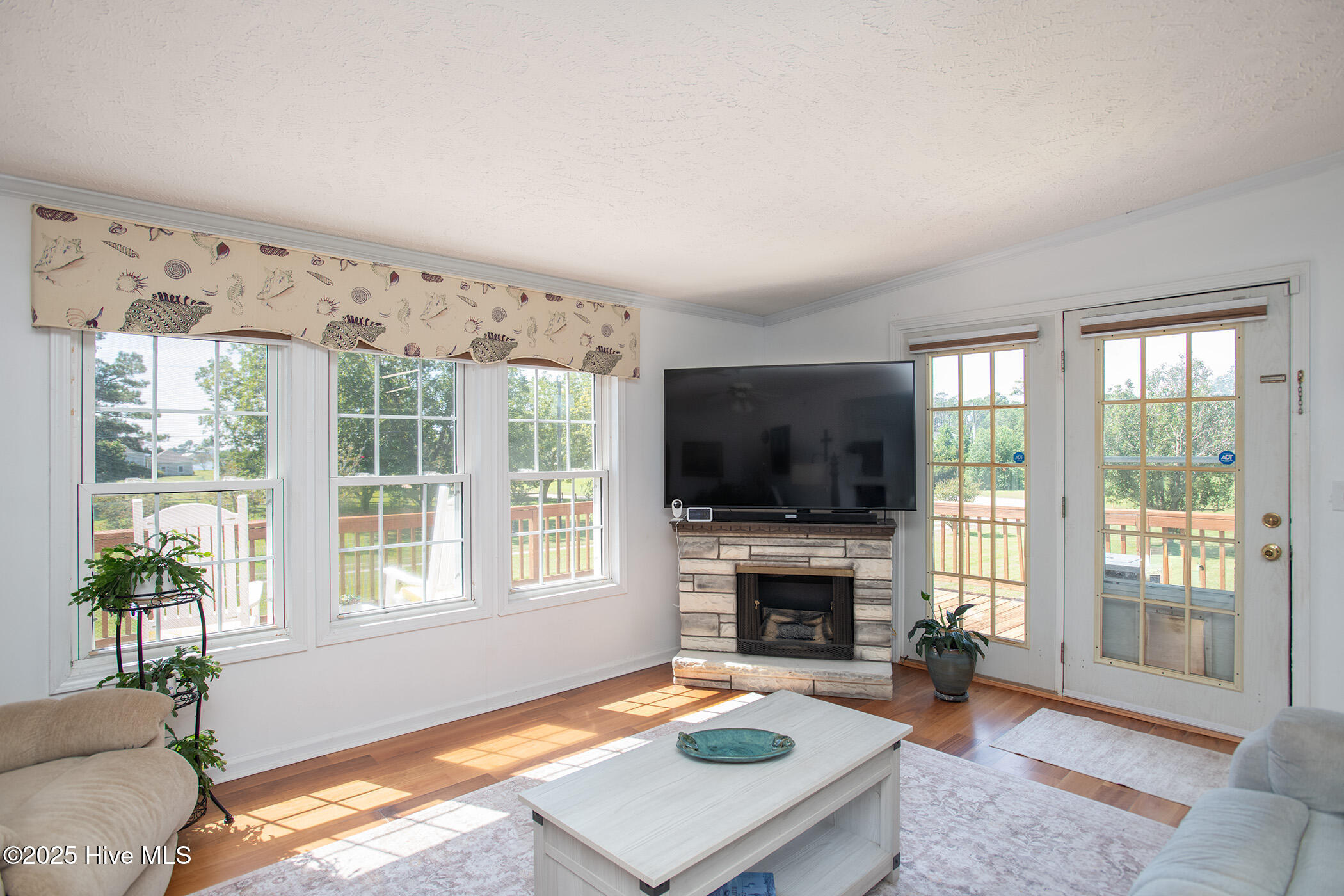 215 Landing Road Beaufort, NC 28516 - Photo 9 of 41 215 LANDING INTERIOR (3)