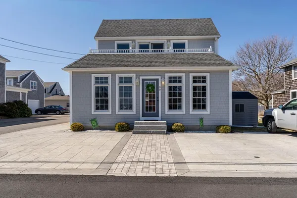 $1,175,000 | 99 Ashburton Avenue, Marshfield, MA 02050
