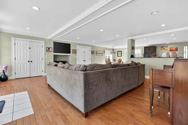 $1,175,000 | 99 Ashburton Avenue, Marshfield, MA 02050